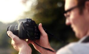 Taking photos with compact cameras