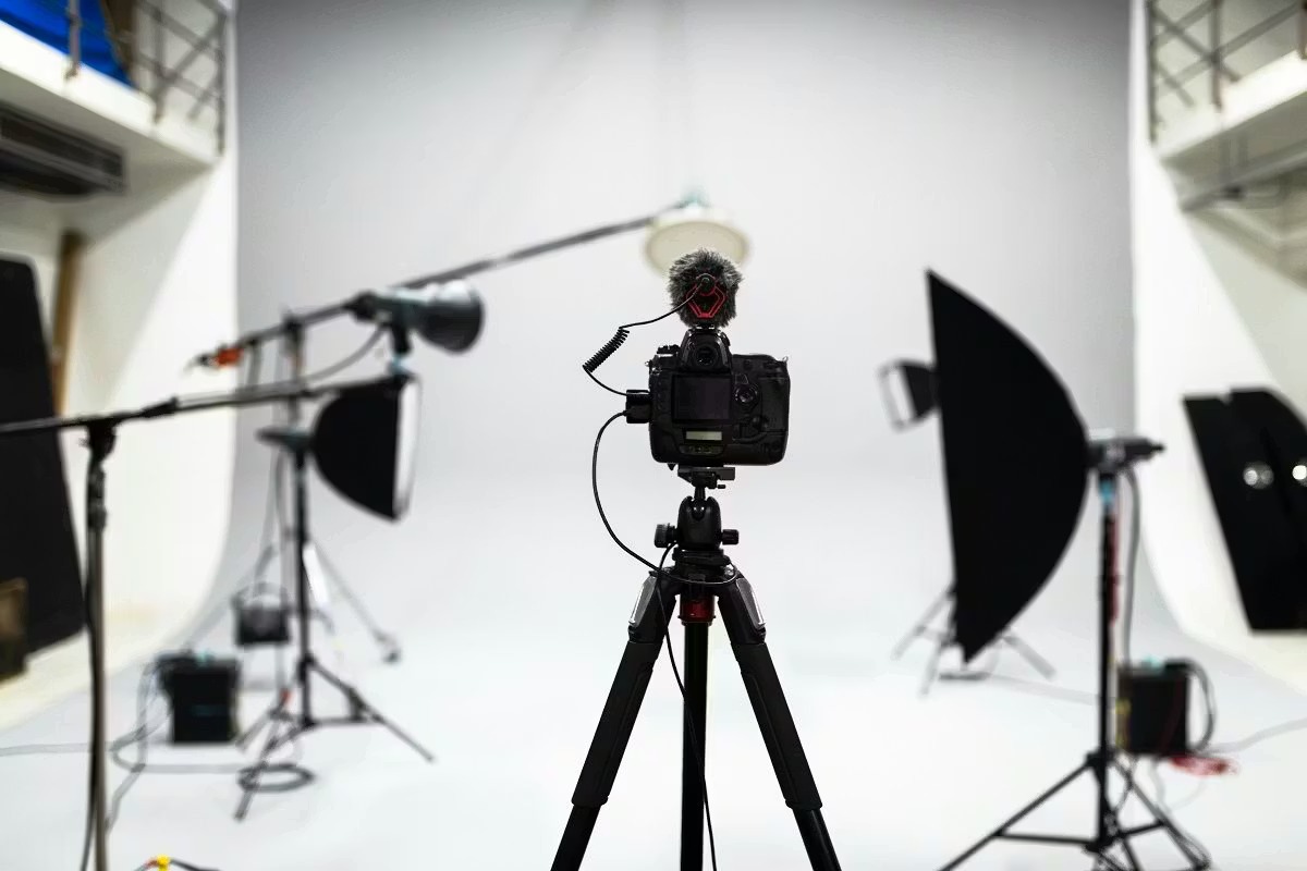 How To Set Up Studio Lighting: A Photography Guide | Anıl Uzun