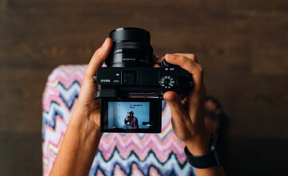 Aynasız kamera teknikleri ile düşük ışıkta daha temiz görüntü