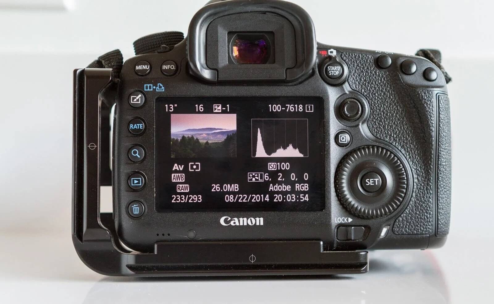 Exposure settings aperture and iso balance