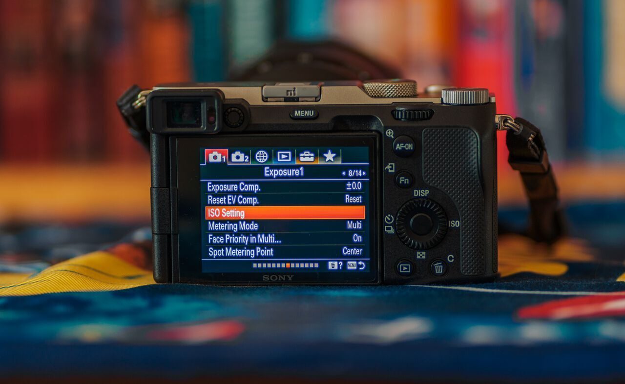 Exposure settings light in high contrast scenes